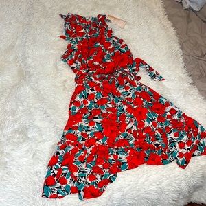 NWT Floral Halter Dress 🌹✨